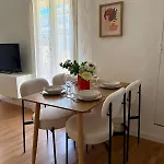 Lägenhet T2 Lumineux Balcon Ensoleille Au Coeur Du Vieux-toulon *