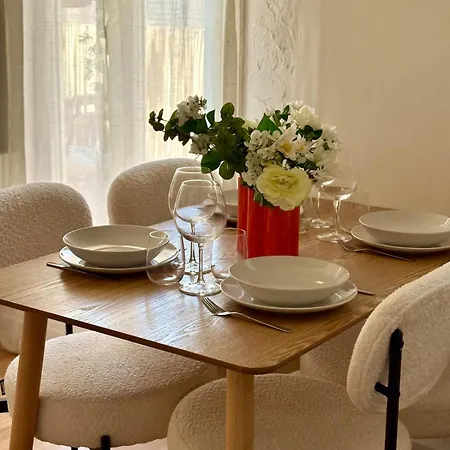 Chaleureux En Plein Coeur De דירה