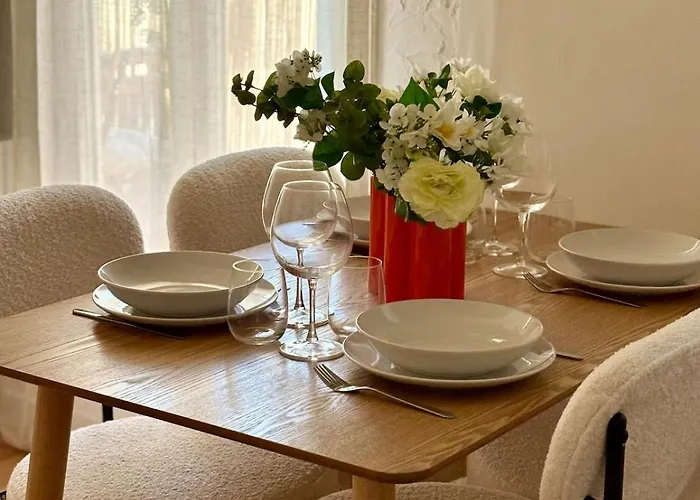 Chaleureux En Plein Coeur De דירה